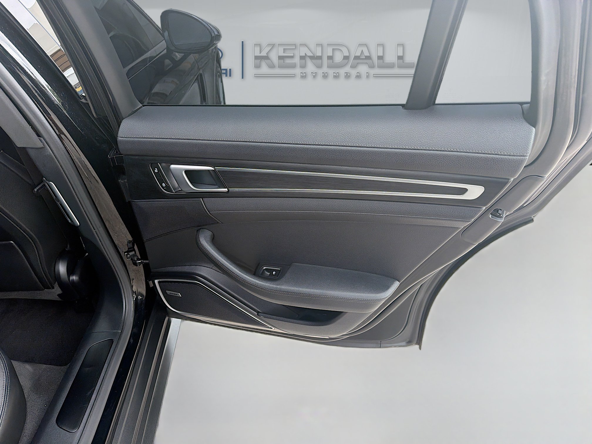 Used 2023 Porsche Panamera Platinum Edition RWD image 28