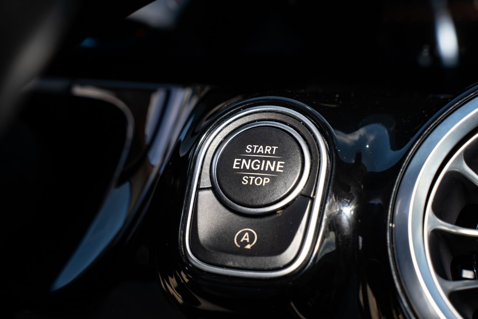 Used 2021 Mercedes-Benz GLA 250 w/ Premium Package image 33