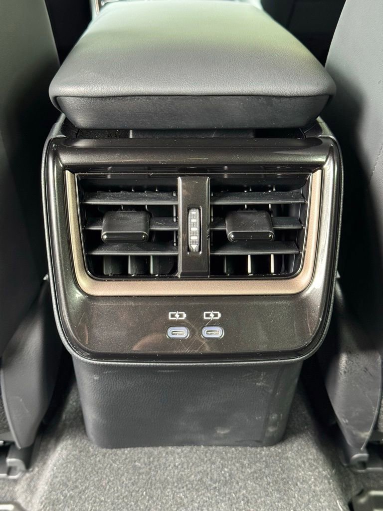 Used 2025 Toyota Crown Signia AWD/4WD image 13