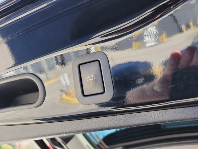 Used 2016 Toyota Highlander XLE image 12