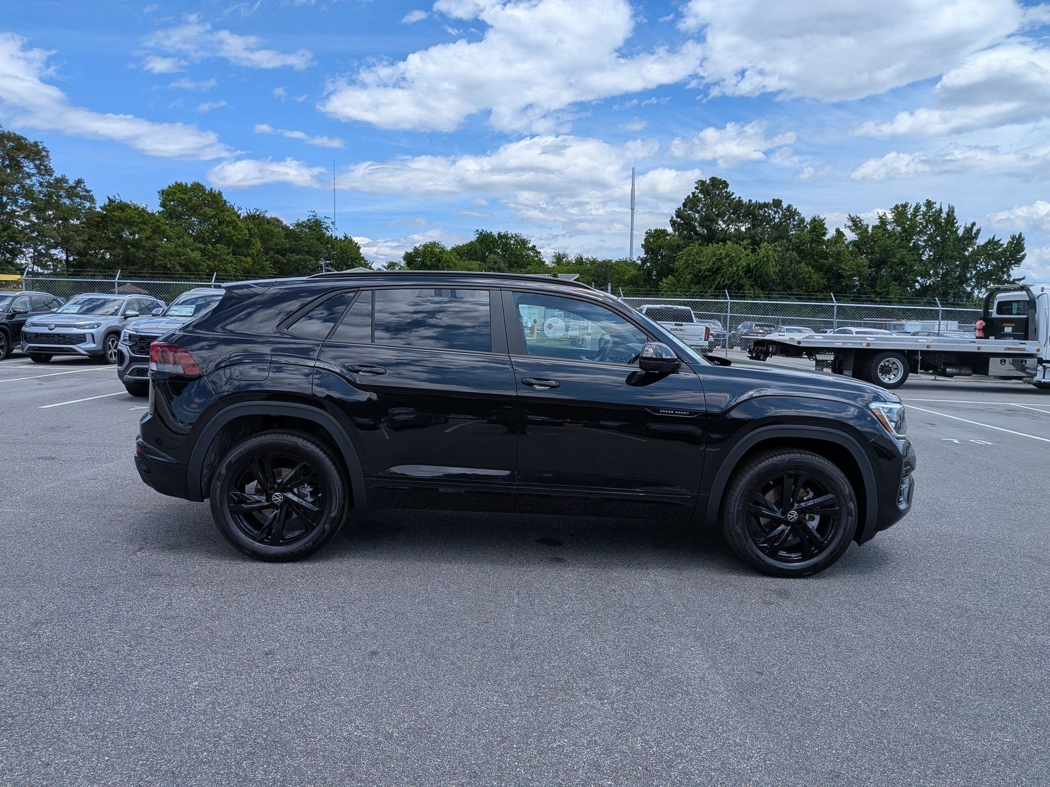 New 2026 Volkswagen Atlas Cross Sport SEL R-Line AWD/4WD image 2