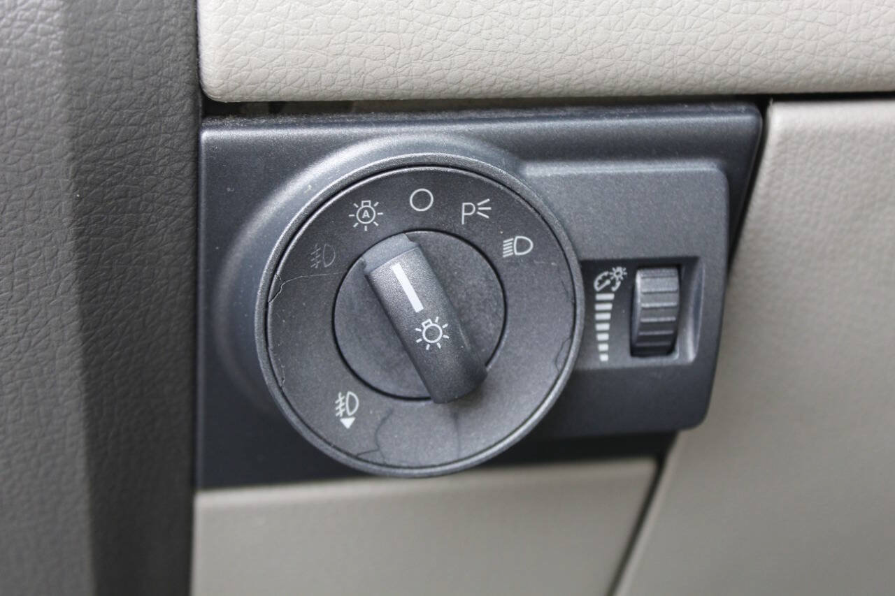 Used 2008 Lincoln MKX AWD image 25