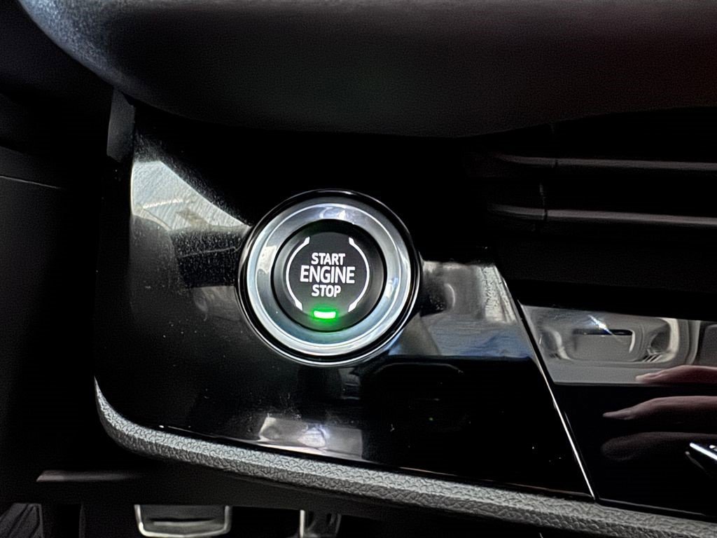 Certified 2025 Buick Envision Sport Touring image 21