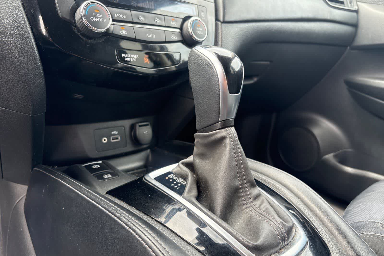 Used 2019 Nissan Rogue SL FWD image 22