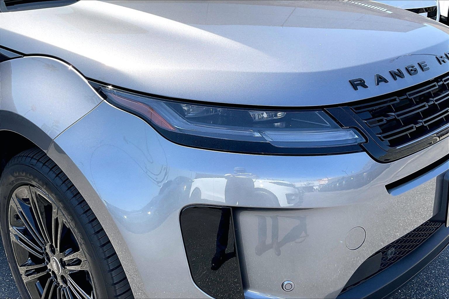 Certified 2025 Land Rover Range Rover Evoque S AWD/4WD image 24