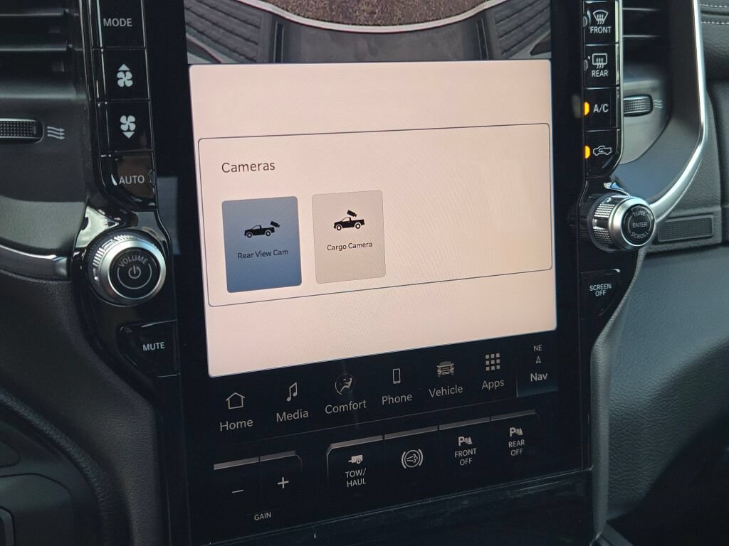 New 2026 RAM 2500 Laramie AWD/4WD image 34