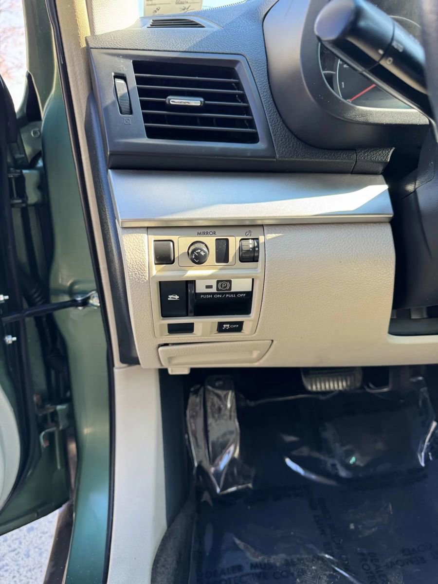 Used 2013 Subaru Outback 2.5i AWD/4WD image 22