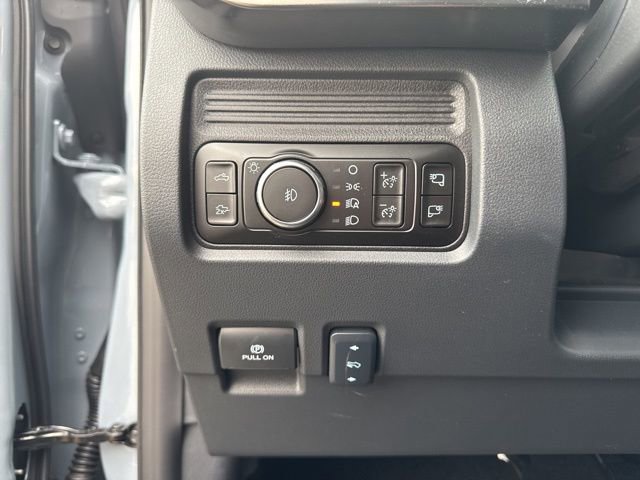 New 2026 Ford F250 Lariat w/ Black Appearance Package image 17