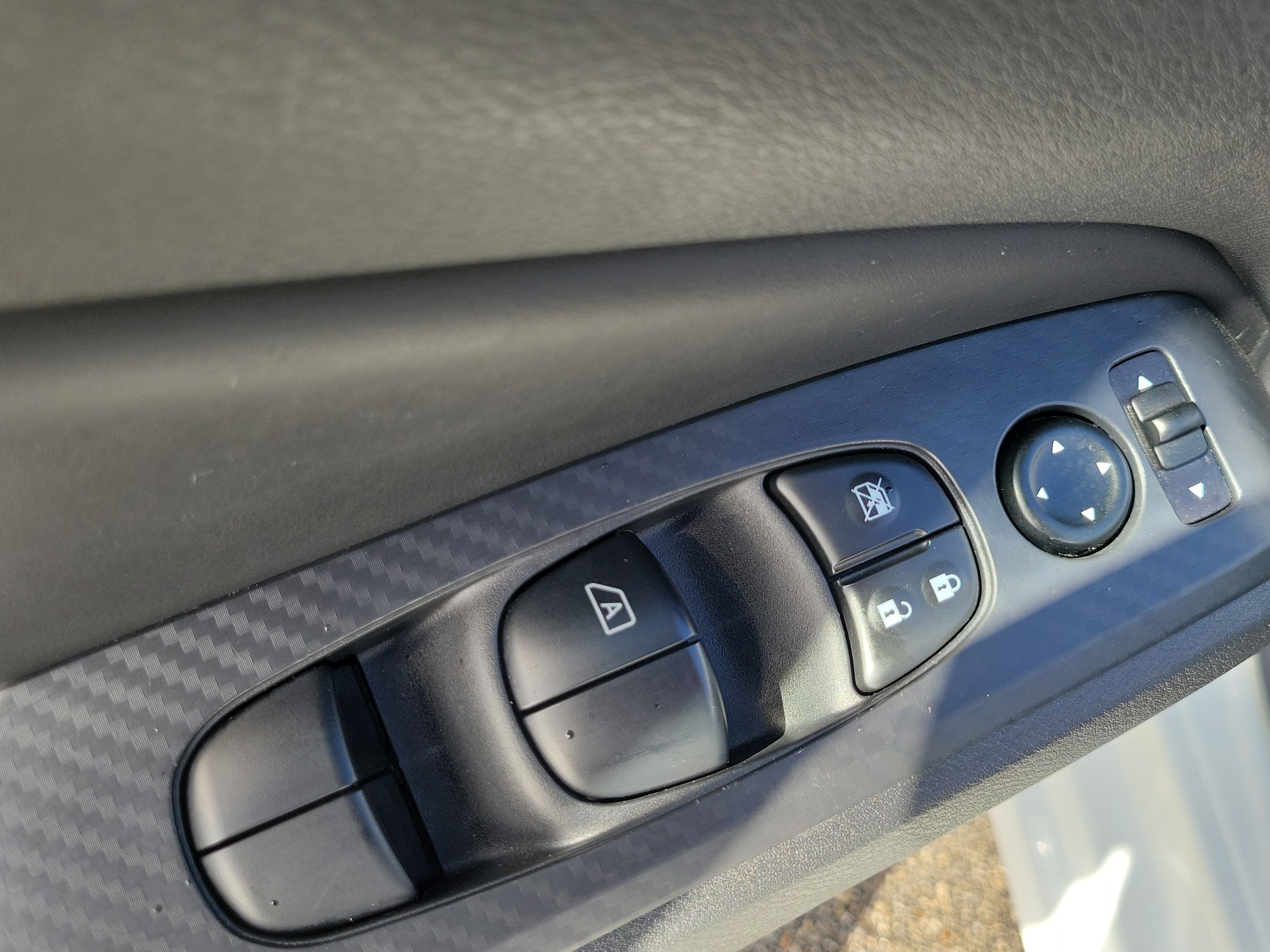 Used 2025 Nissan Altima 2.5 SV image 23