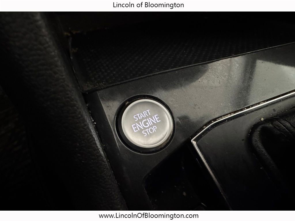 Used 2018 Volkswagen Tiguan SE image 54