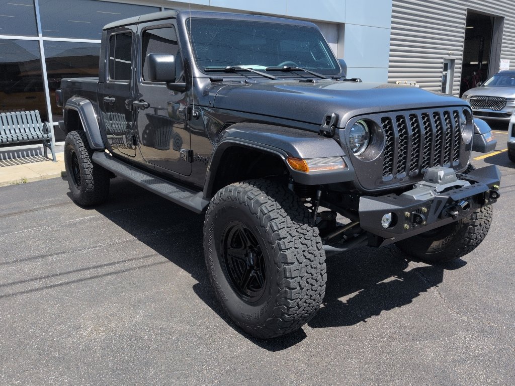 Used 2023 Jeep Gladiator Sport AWD/4WD image 4