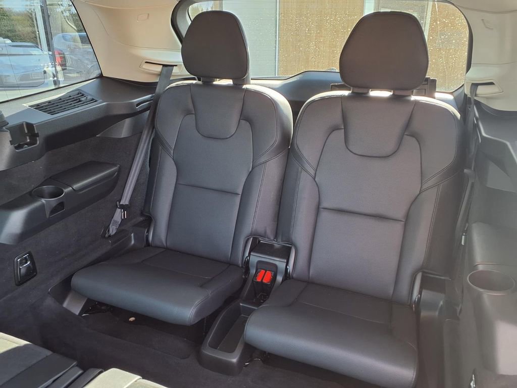 Used 2023 Volvo XC90 B6 Plus w/ Protection Package Premier AWD/4WD image 9