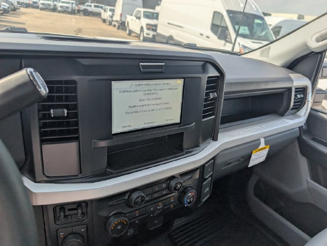New 2026 Ford F250 XL w/ XL Chrome Package AWD/4WD image 23