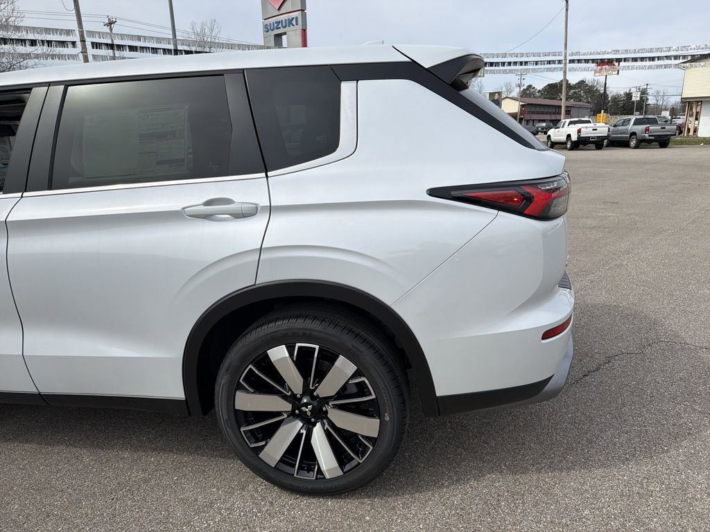 New 2026 Mitsubishi Outlander SE AWD/4WD image 7