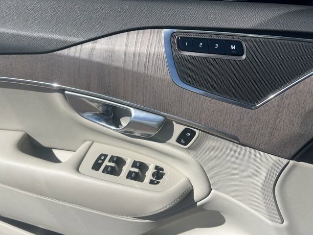 Used 2023 Volvo XC90 B6 Plus w/ Protection Package Premier image 21