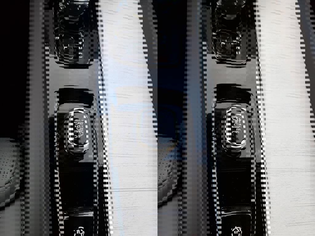 New 2026 Volvo XC60 B5 Ultra w/ Protection Package Premier image 22