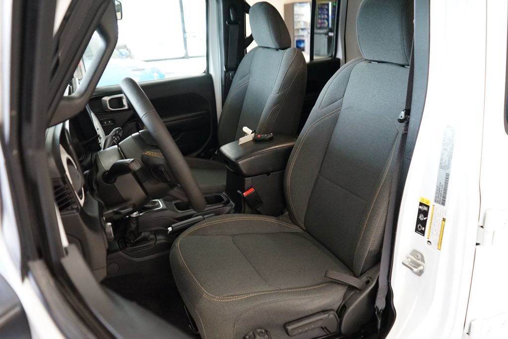 Used 2024 Jeep Wrangler Unlimited Sport AWD/4WD image 2