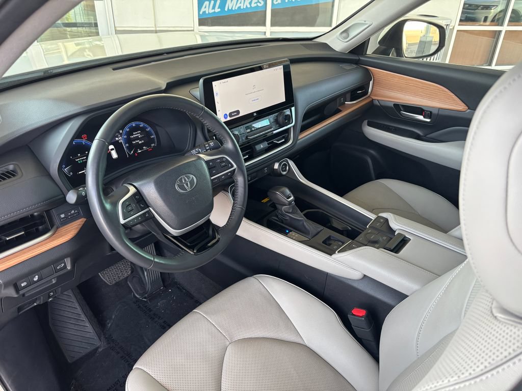 Used 2024 Toyota Grand Highlander AWD image 8