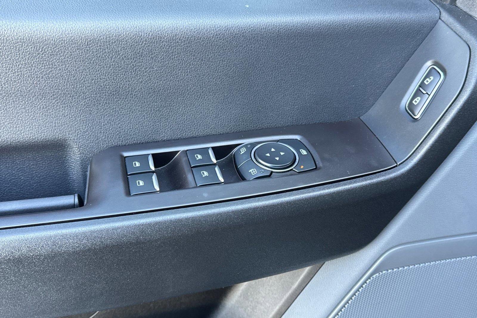 Used 2023 Ford F250 XL w/ FX4 Off-Road Package AWD/4WD image 11