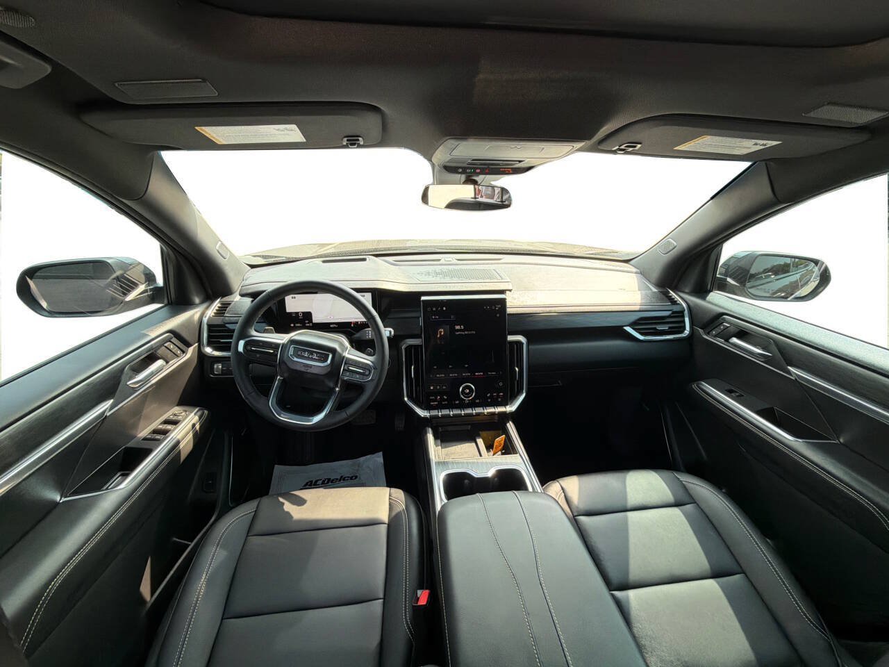 Used 2025 GMC Acadia Elevation w/ Elevation Premium Package AWD/4WD image 12