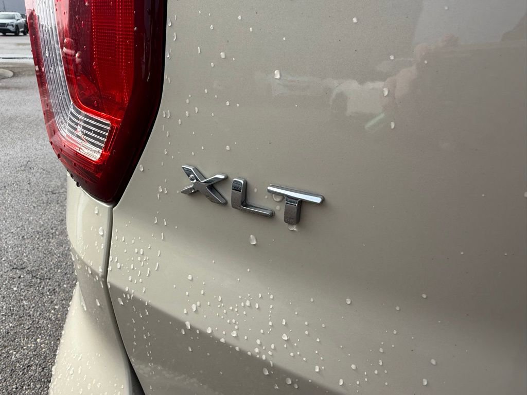 Used 2018 Ford Explorer XLT w/ Equipment Group 202A image 8
