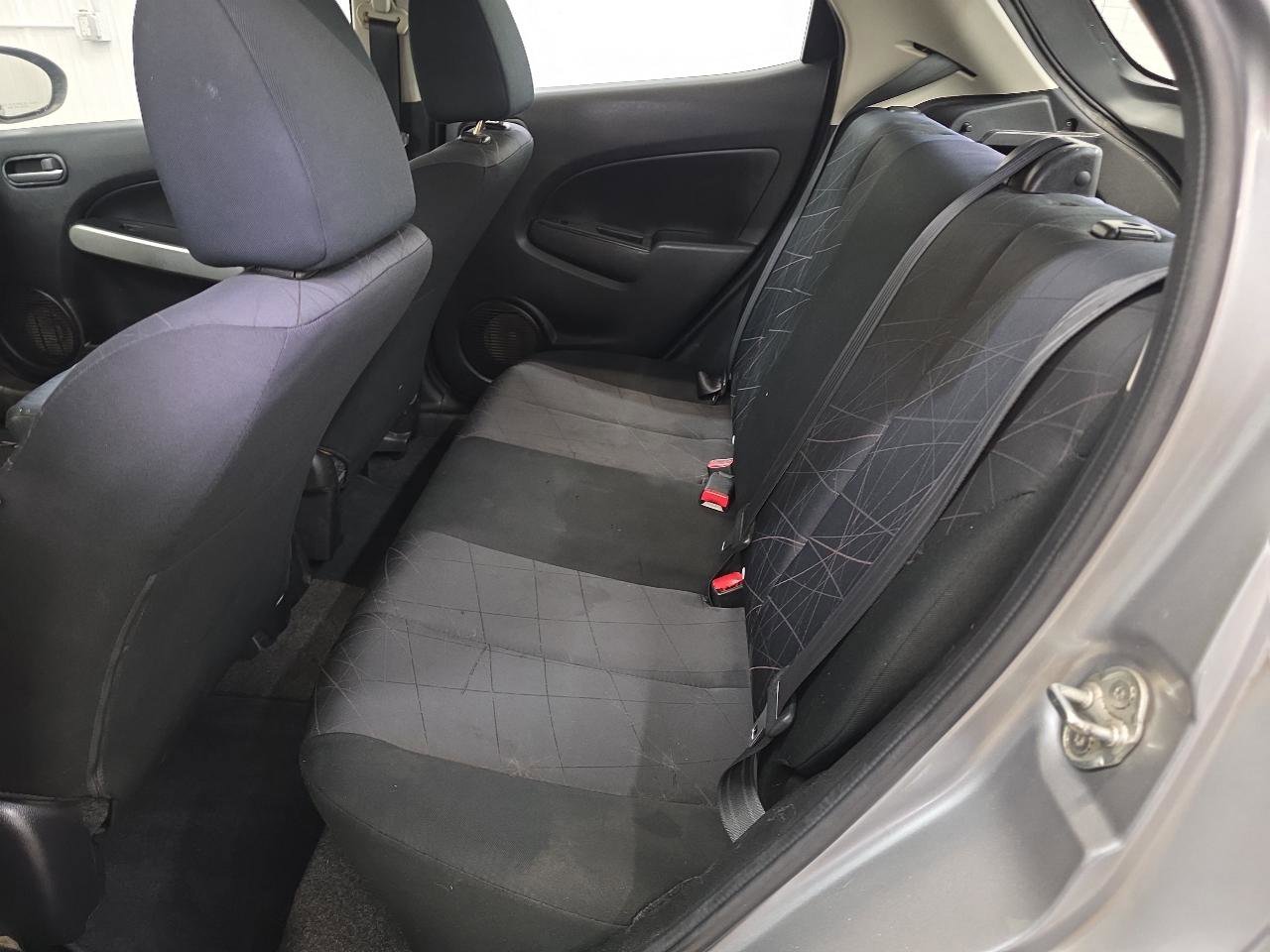 Used 2014 MAZDA MAZDA2 Sport image 33