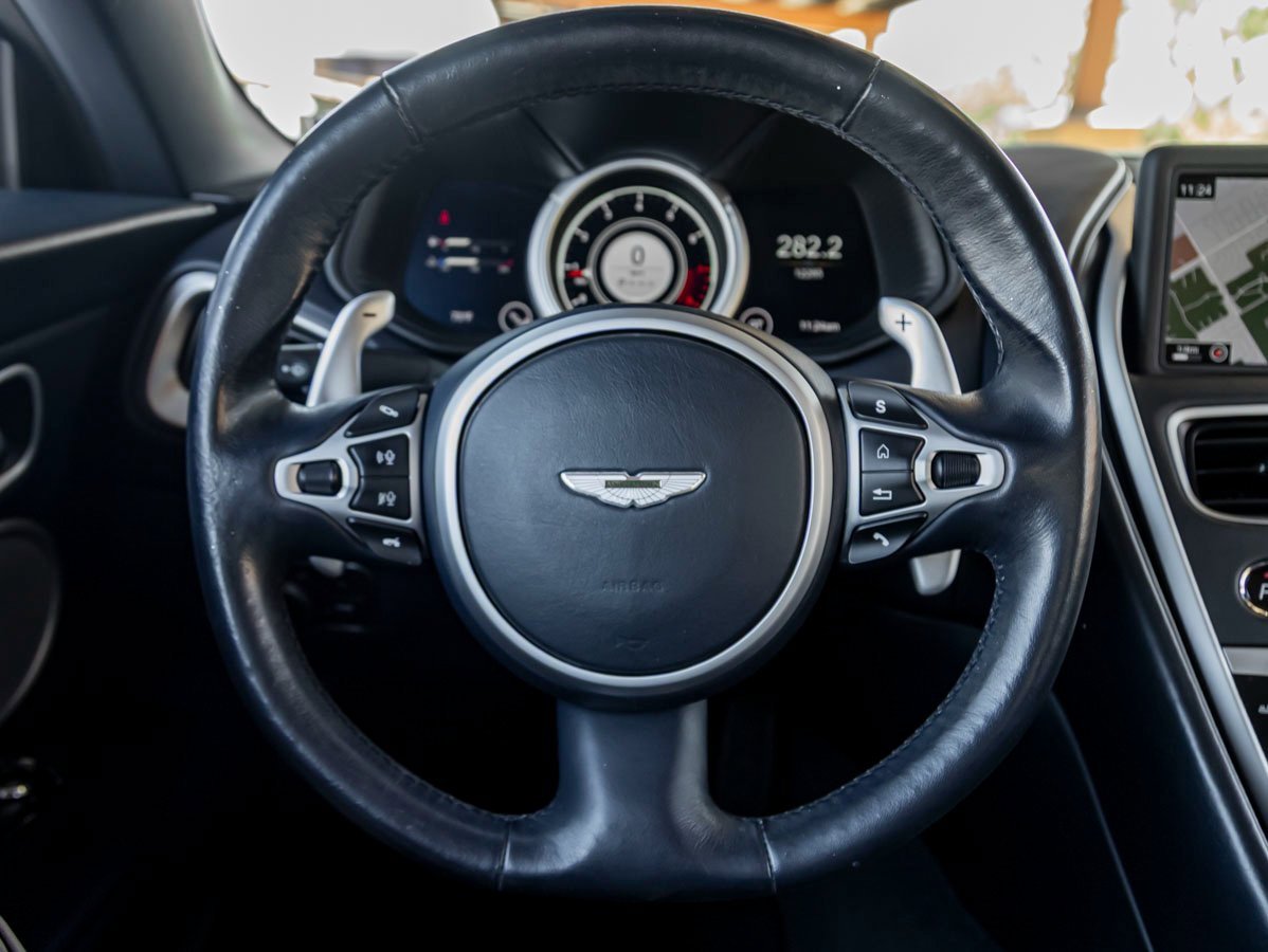 Used 2021 Aston Martin DB11 Volante image 12