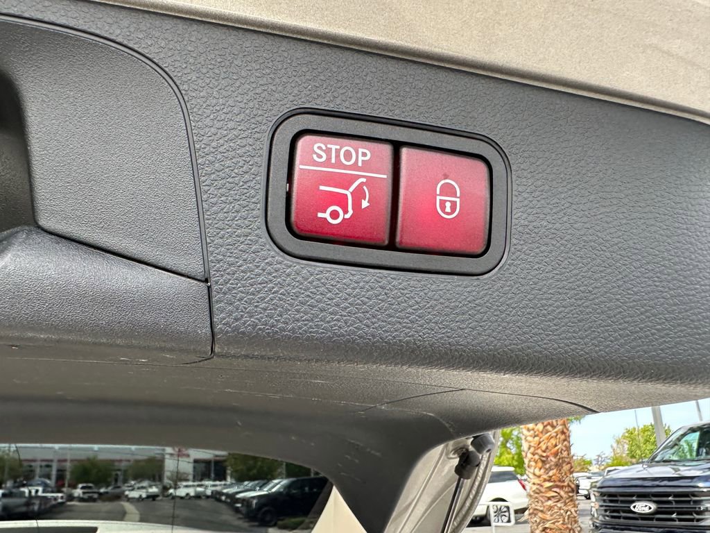 Used 2022 Mercedes-Benz GLC 300 image 23