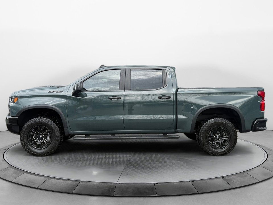 Used 2025 Chevrolet Silverado 1500 ZR2 w/ Technology Package image 4