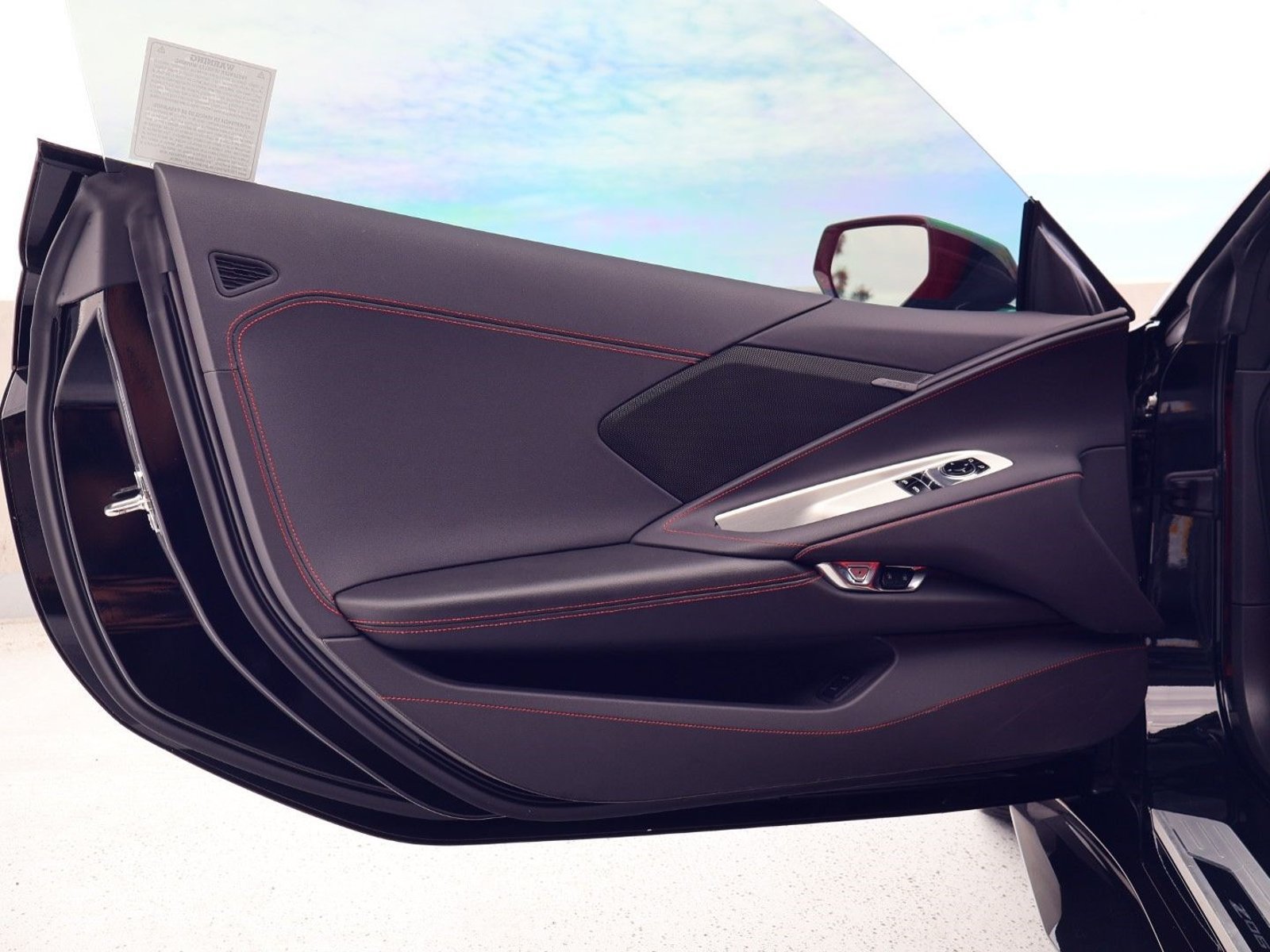 Used 2025 Chevrolet Corvette Z06 RWD image 14