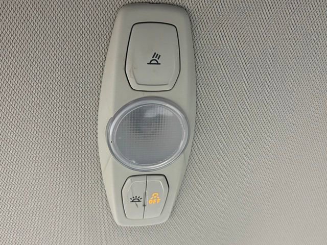 Used 2015 Ford Focus SE FWD image 32