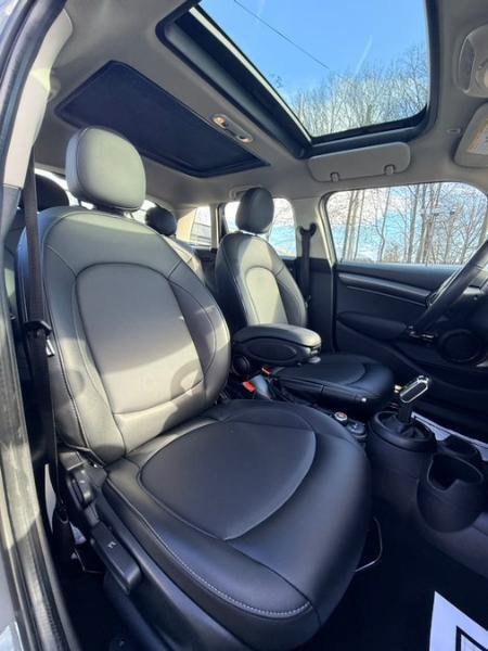 Used 2022 MINI Cooper 4-Door Hardtop FWD image 11