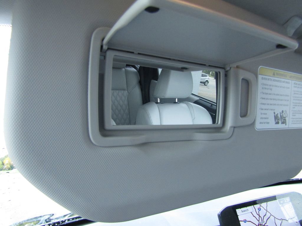 Used 2024 Mitsubishi Outlander SEL image 31