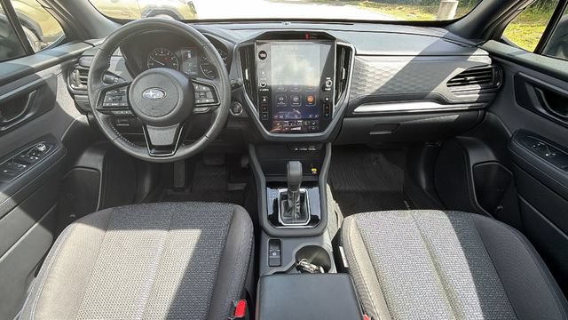 Certified 2025 Subaru Forester Premium AWD/4WD image 36