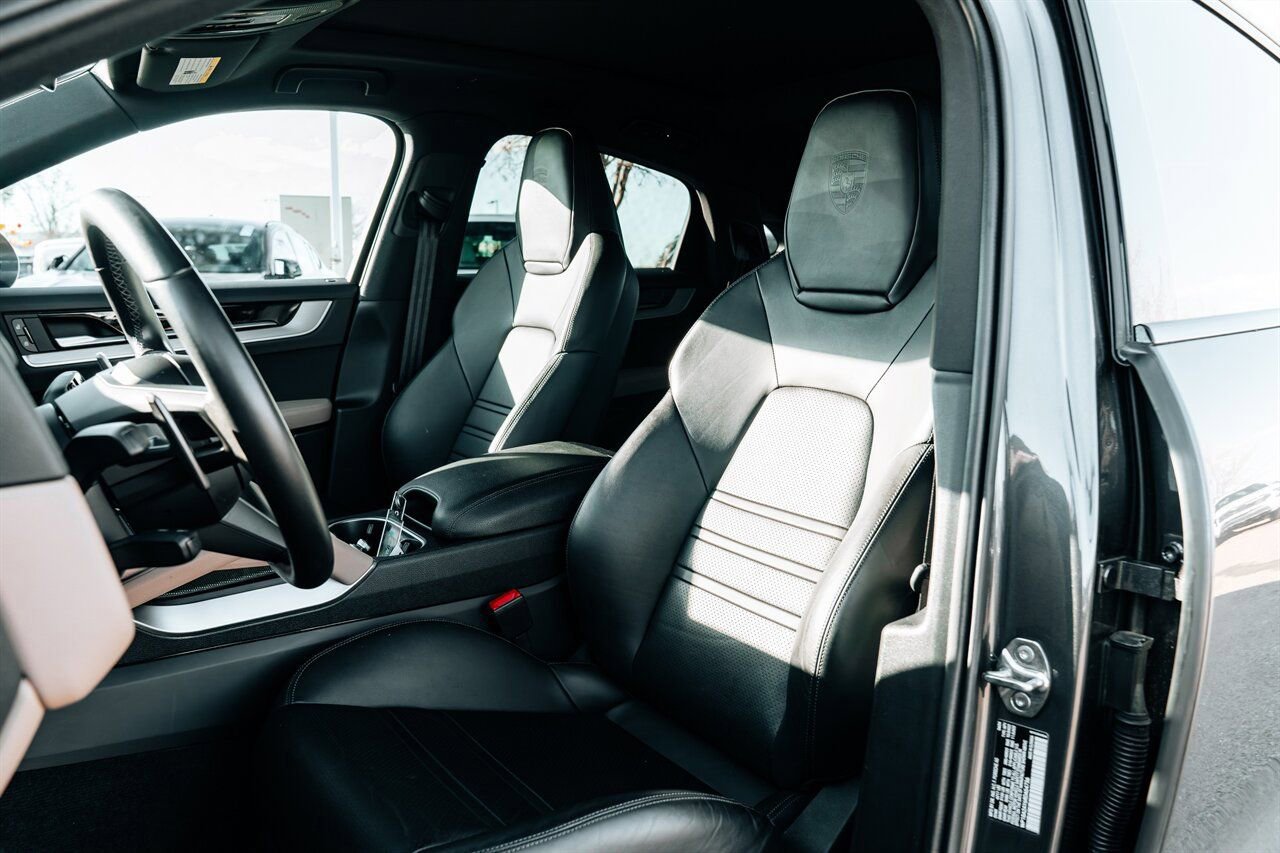 Used 2024 Porsche Cayenne Coupe image 21