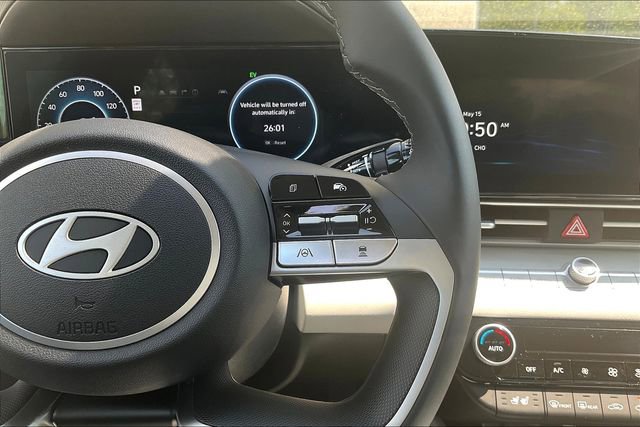 New 2025 Hyundai Elantra Limited image 21