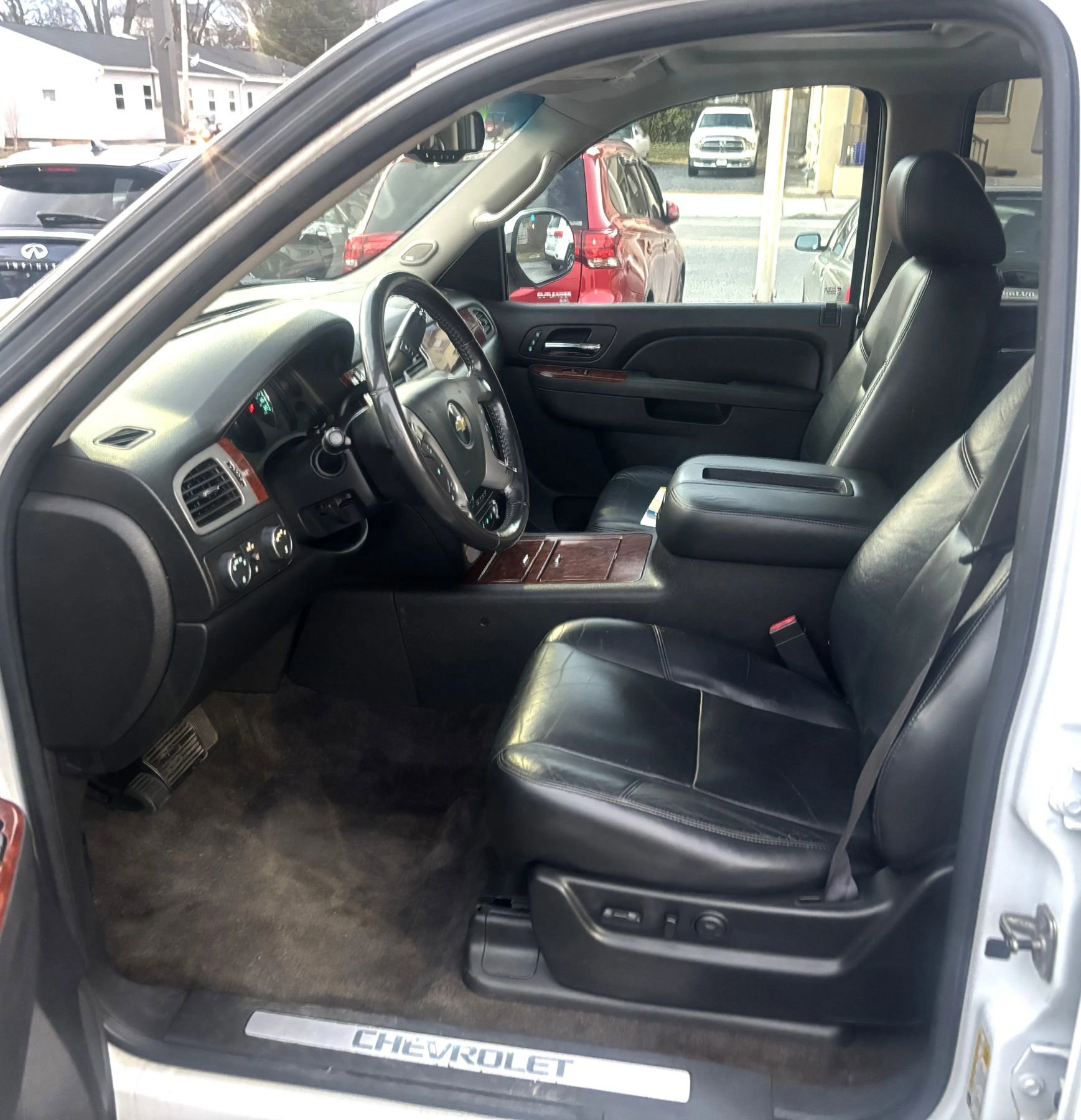 Used 2011 Chevrolet Tahoe LTZ image 15