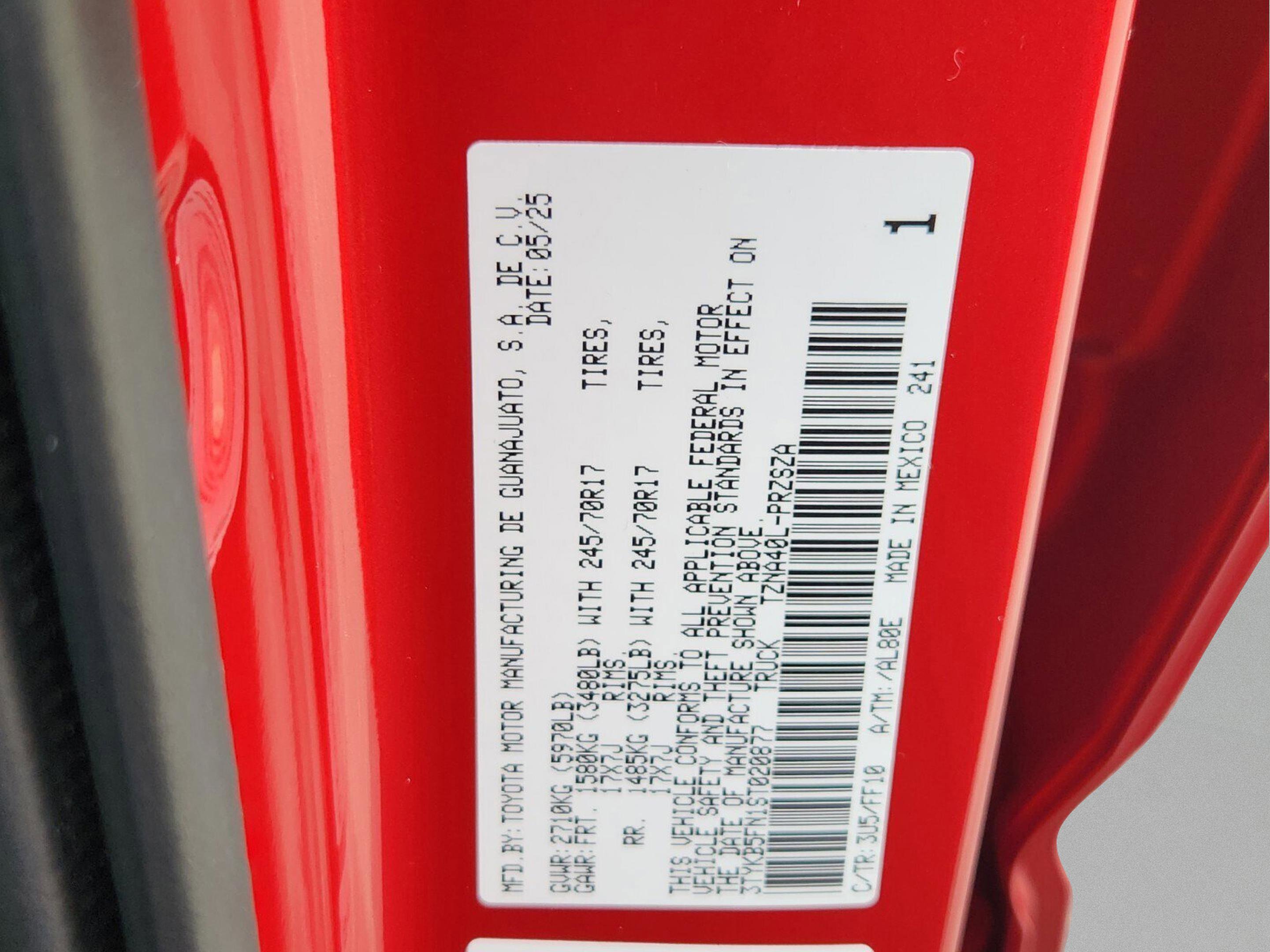 Certified 2025 Toyota Tacoma SR5 image 33