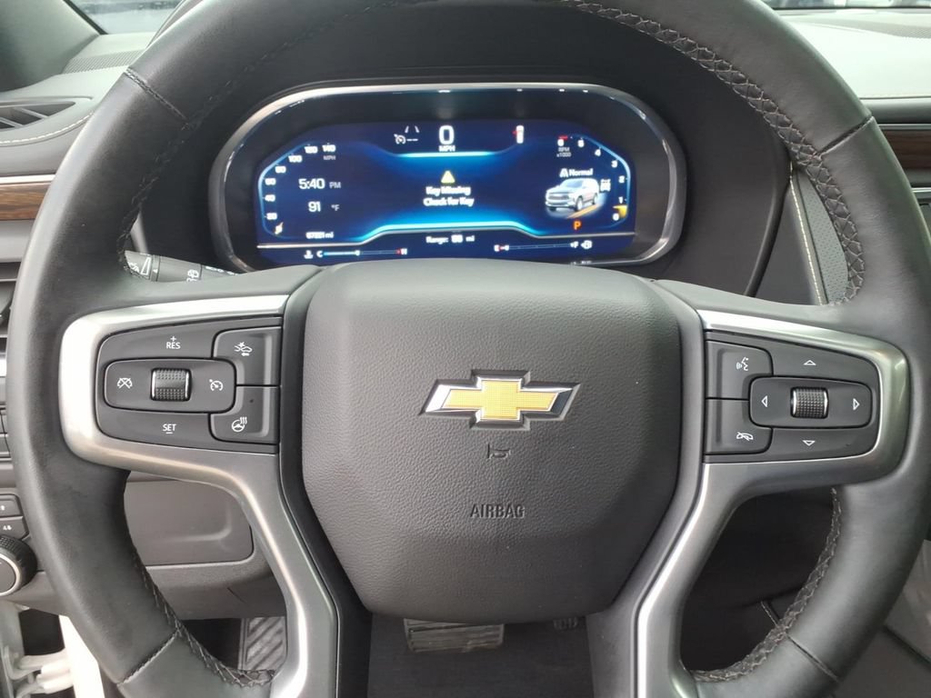 Used 2023 Chevrolet Suburban Premier AWD/4WD image 32