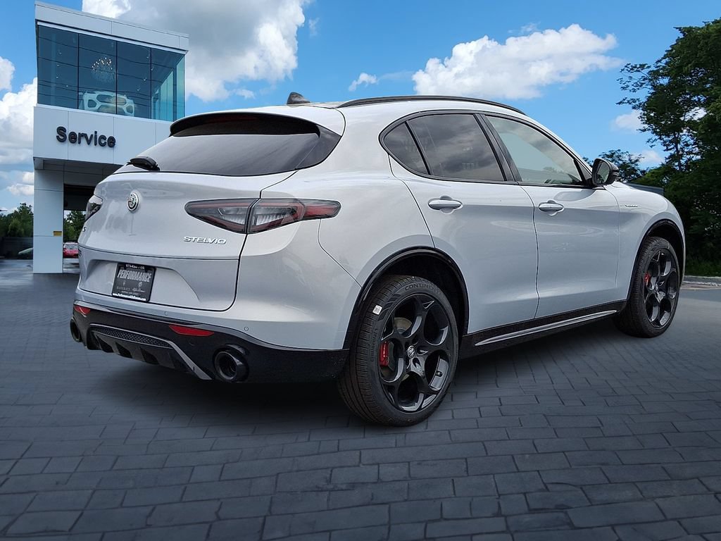 New 2026 Alfa Romeo Stelvio Sprint AWD/4WD image 4