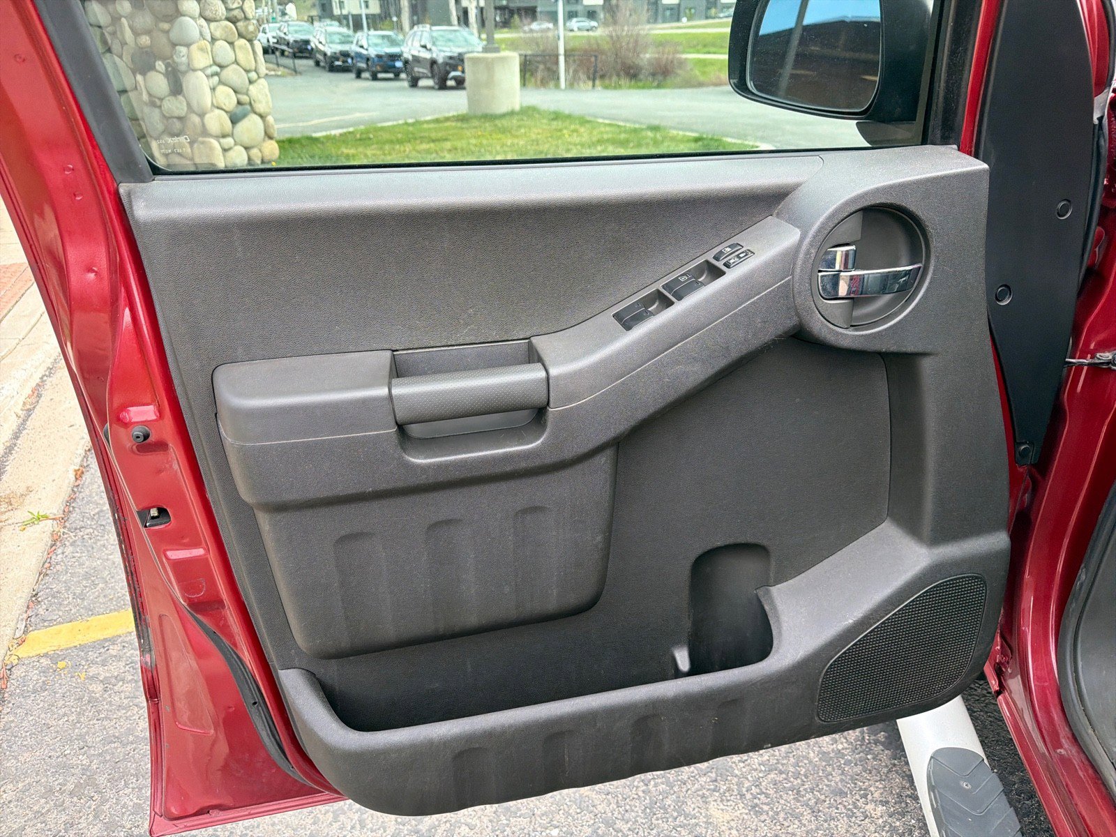 Used 2015 Nissan Xterra PRO-4X w/ Pro-4x Leather Package AWD/4WD image 13