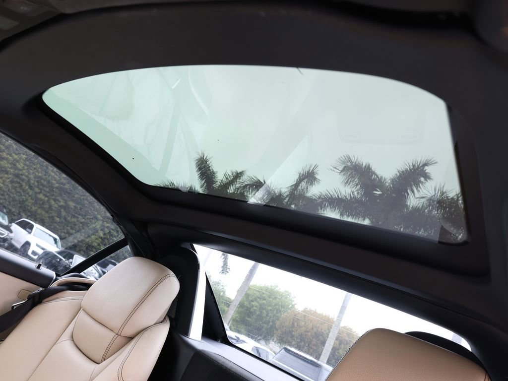 Used 2018 Mercedes-Benz SLC 300 image 17