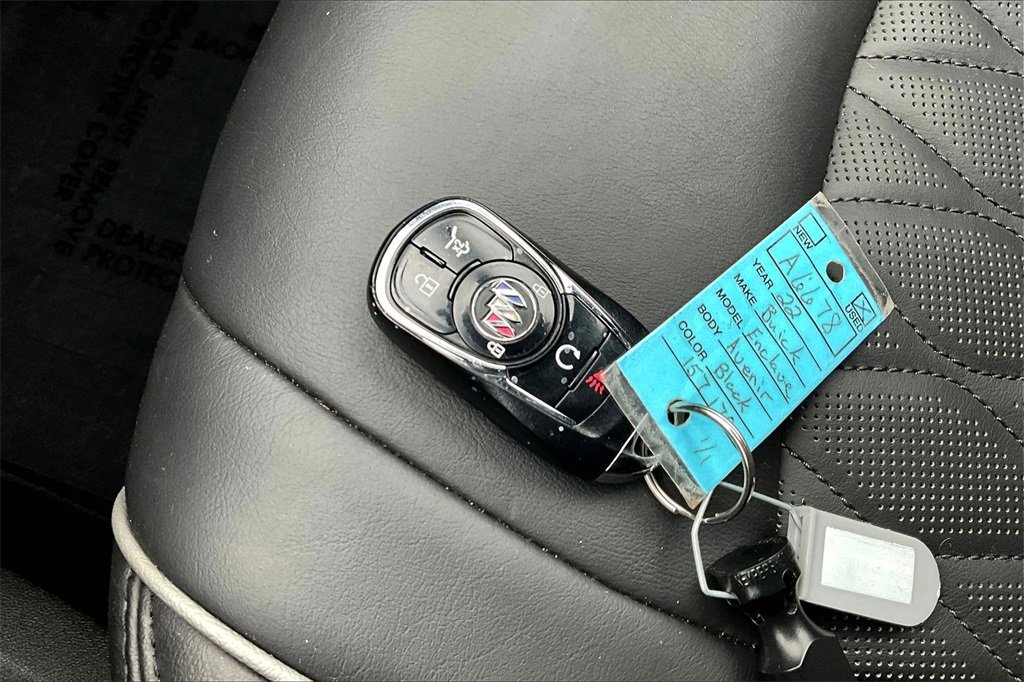 Used 2022 Buick Enclave Avenir w/ Avenir Technology Package image 11