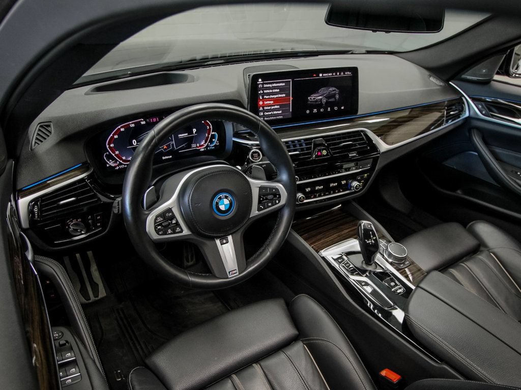 Used 2023 BMW 530e xDrive w/ Premium Package AWD/4WD image 12