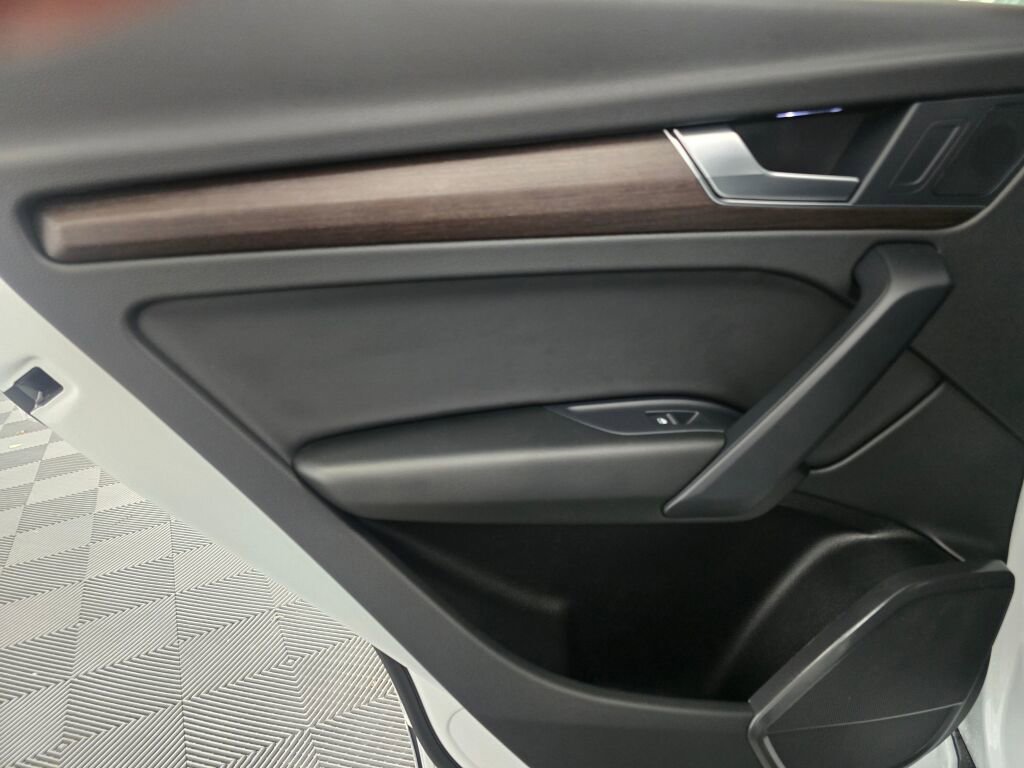 Used 2022 Audi Q5 2.0T Premium w/ Convenience Package image 21