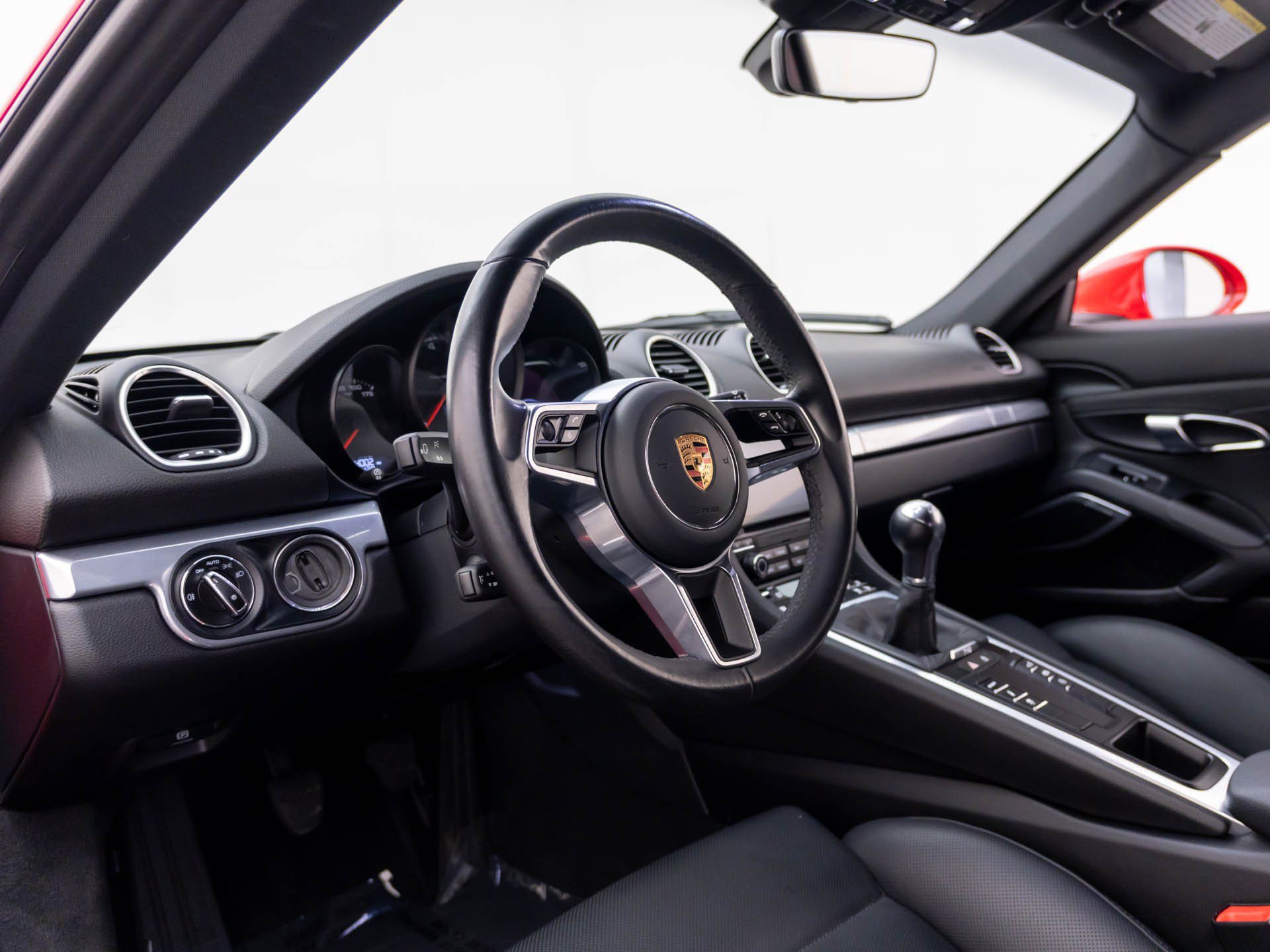 Used 2024 Porsche 718 Cayman RWD image 10