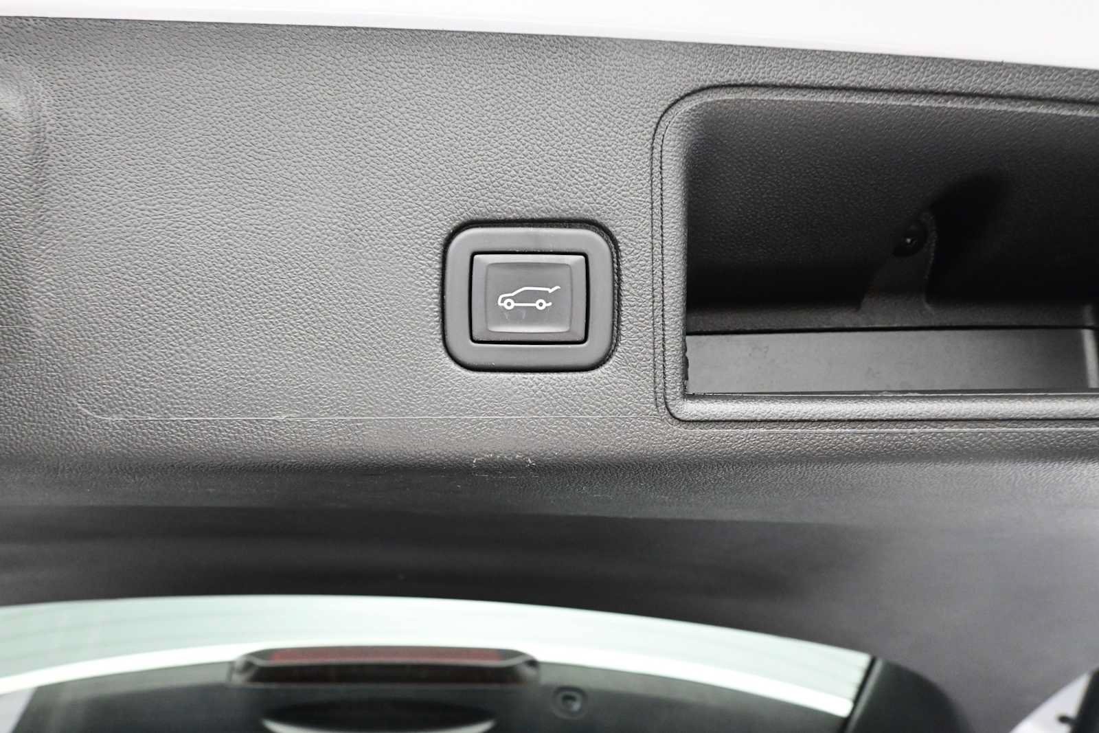 Used 2023 GMC Terrain SLE w/ Driver Convenience Package AWD/4WD image 33