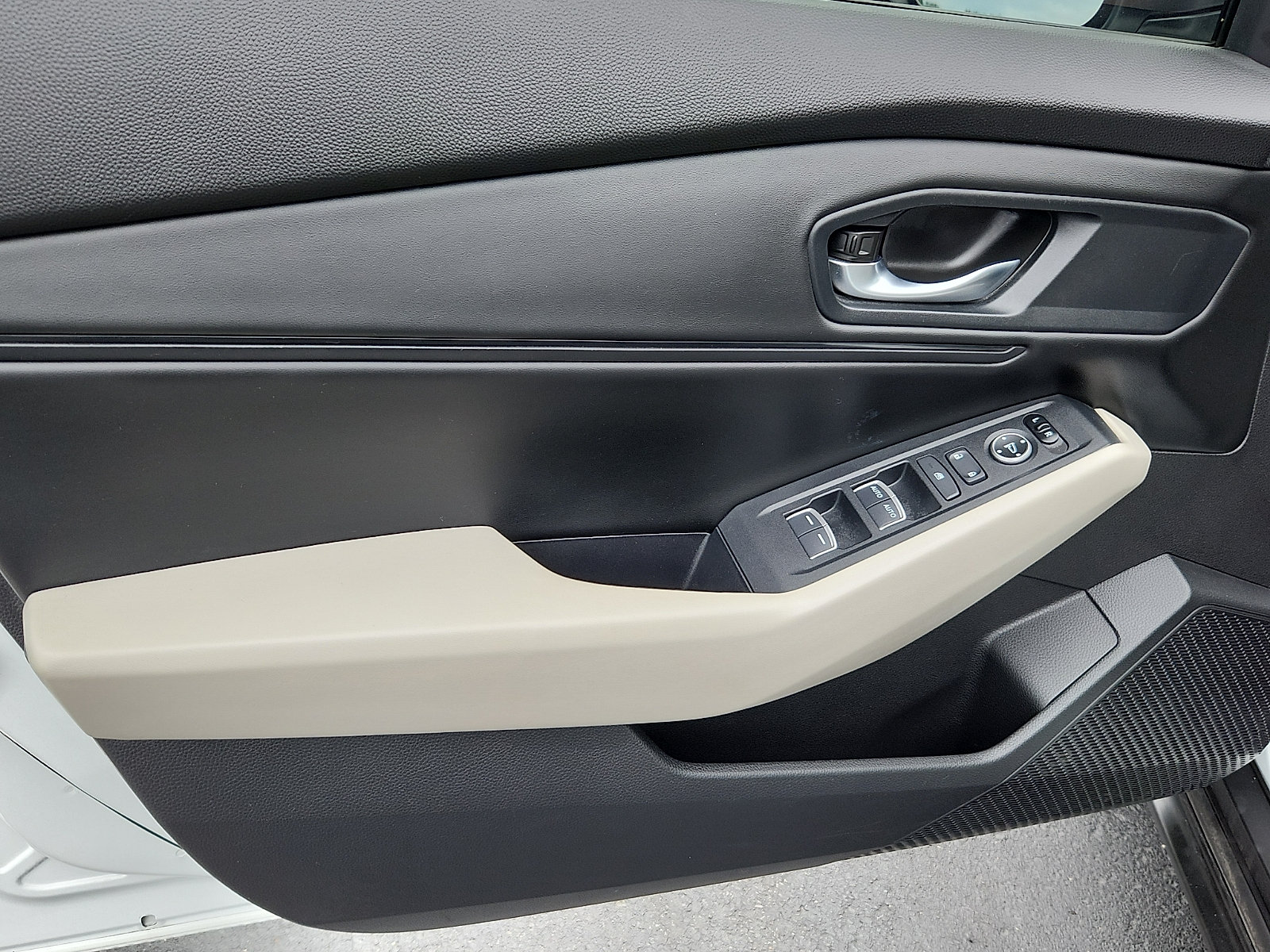 Used 2023 Honda Accord EX image 12