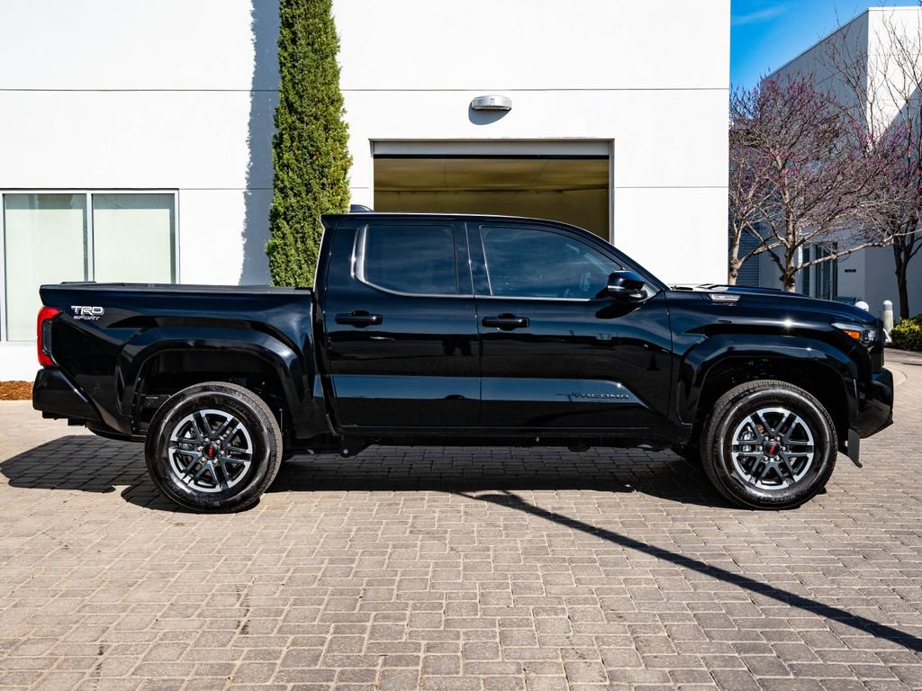 Used 2025 Toyota Tacoma TRD Sport w/ TRD Sport Upgrade Package AWD/4WD image 11