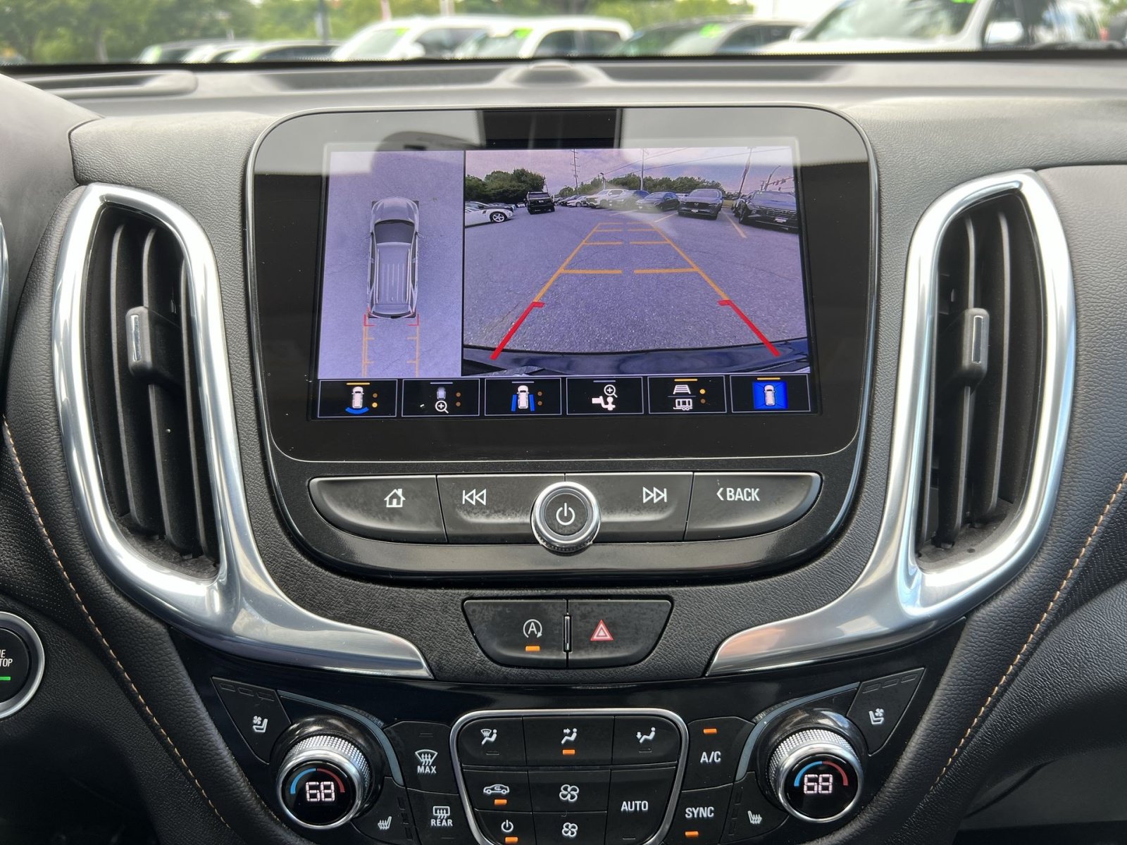 Used 2023 Chevrolet Equinox Premier AWD/4WD image 19